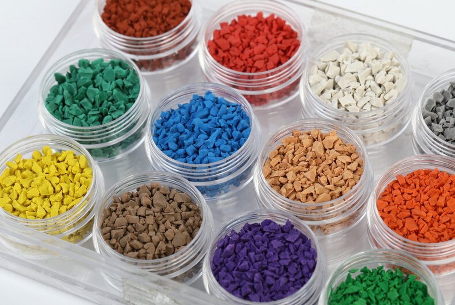 epdm弹性颗粒与tpv-s弹性颗粒的性能特点 一,epdm弹性颗粒 高弹性