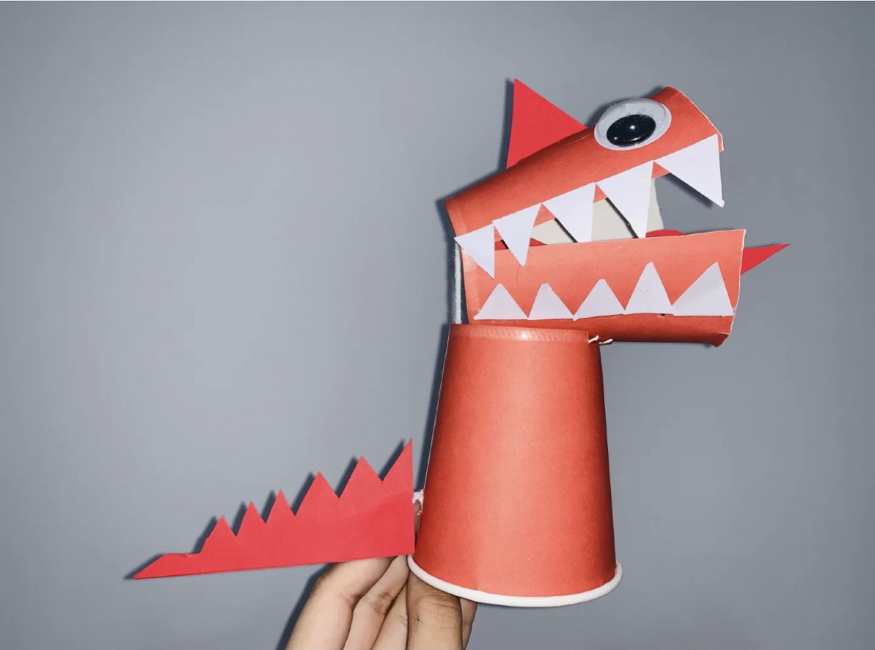 纸杯小恐龙制作方法 废物利用,不要得纸杯别丢了哦,主页有教程和制作