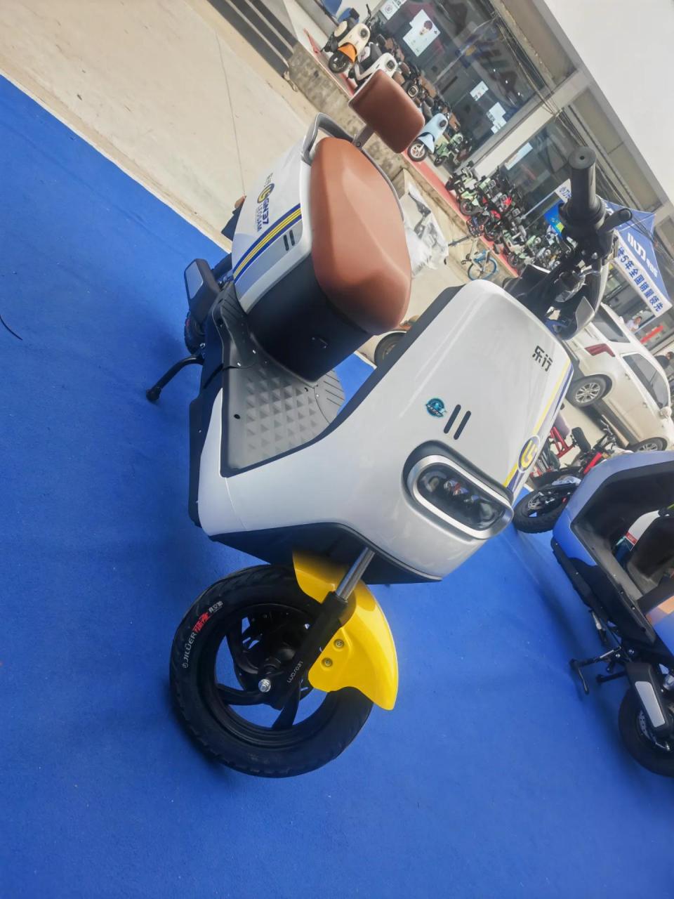 乐行电动车  超高性价比电摩——乐行,72v20a前后双油刹,led液晶显示