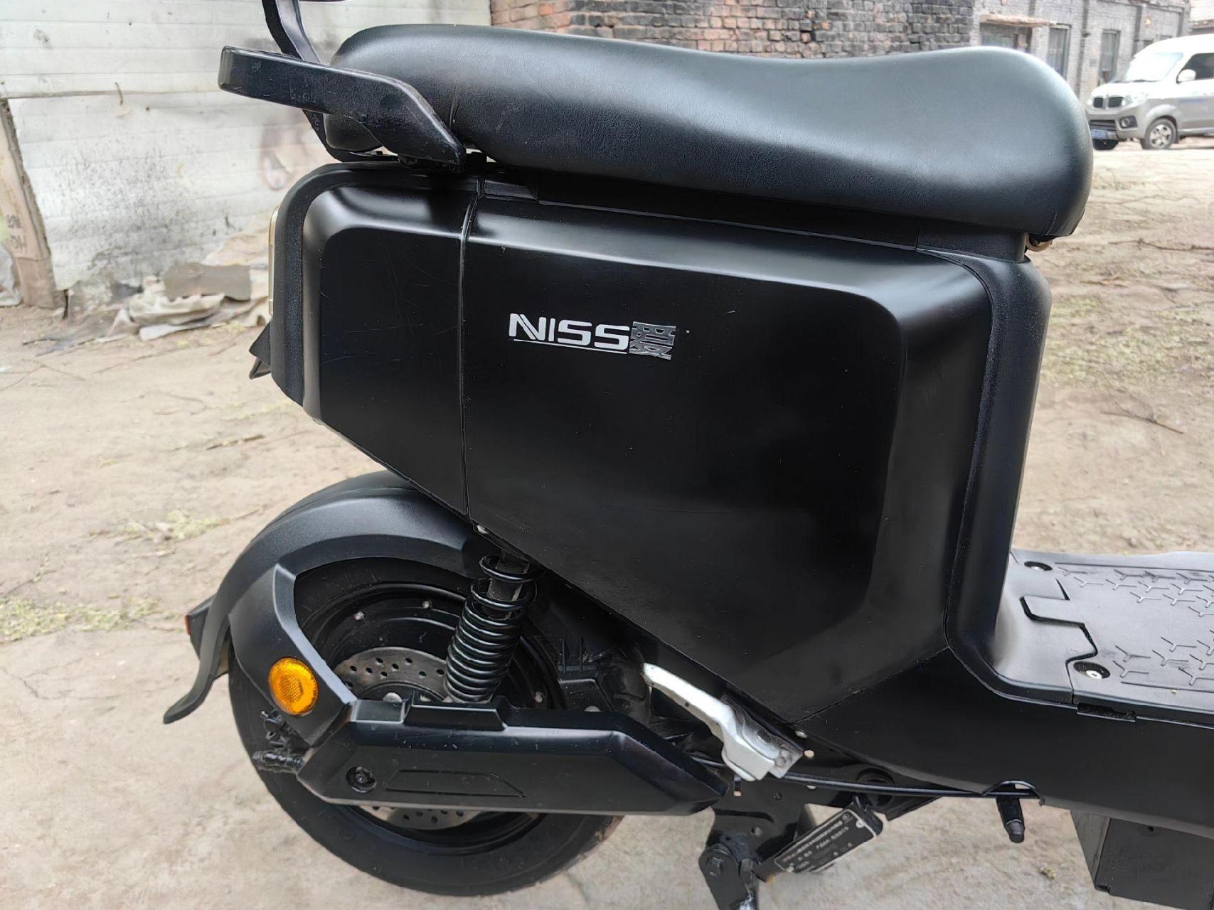 瞧瞧爱玛n155国标电动车,续航八十公里