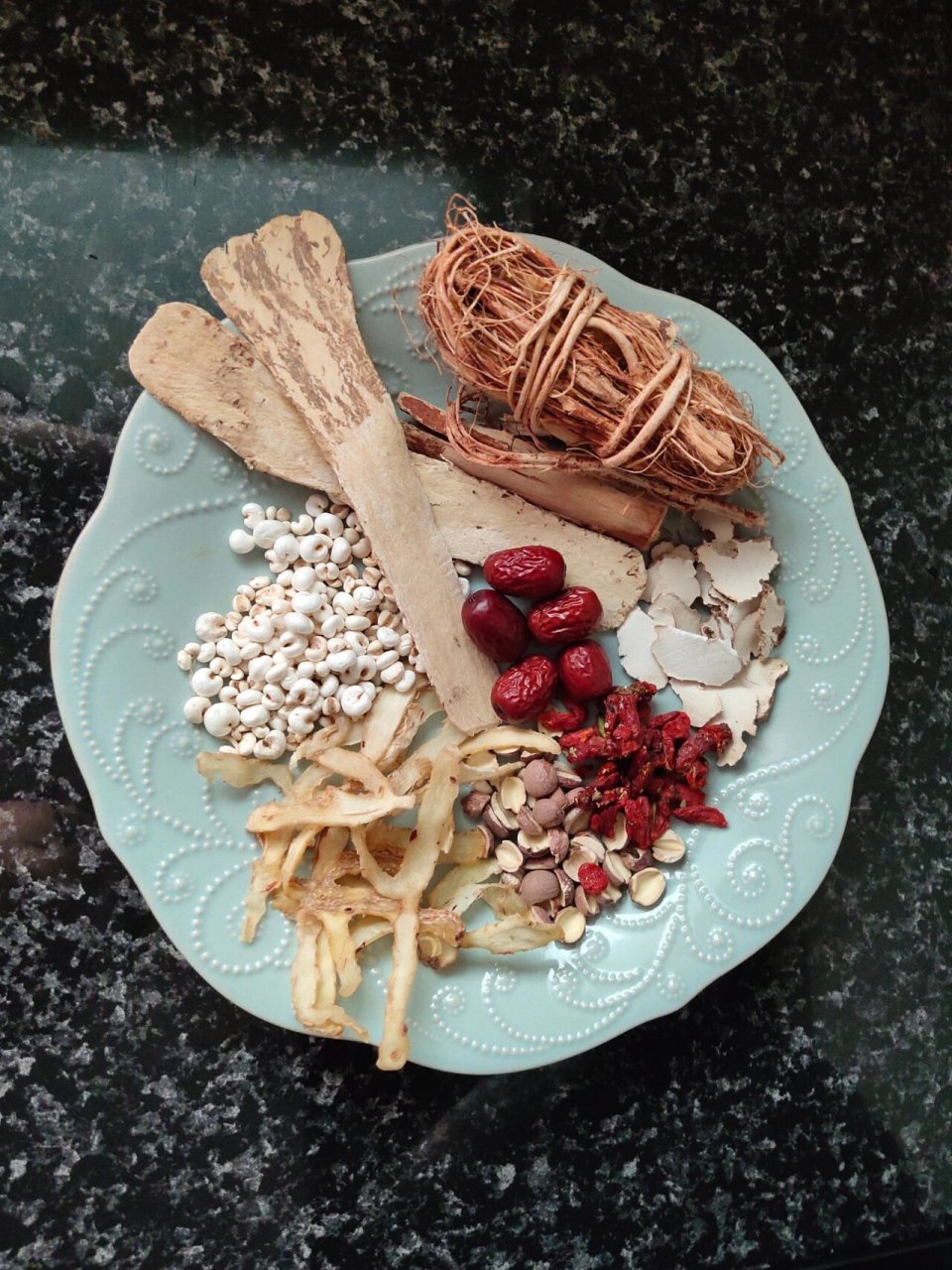 哺乳期下奶 五指毛桃虎乳汤 双奶汤 五指毛桃又名五指牛奶 虎乳芝又名