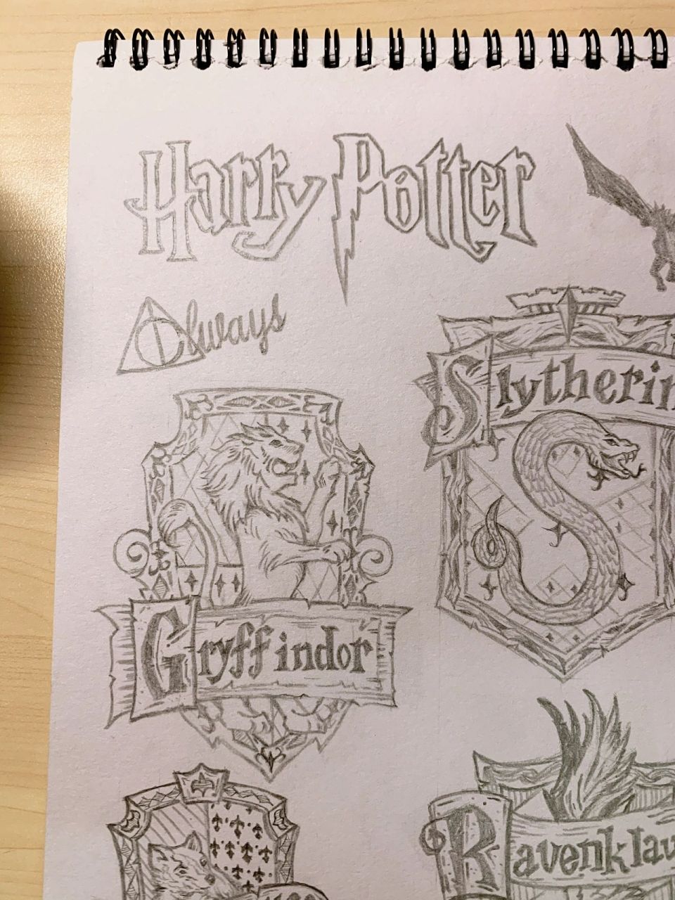 手绘|哈利波特学院院徽 练习中. .