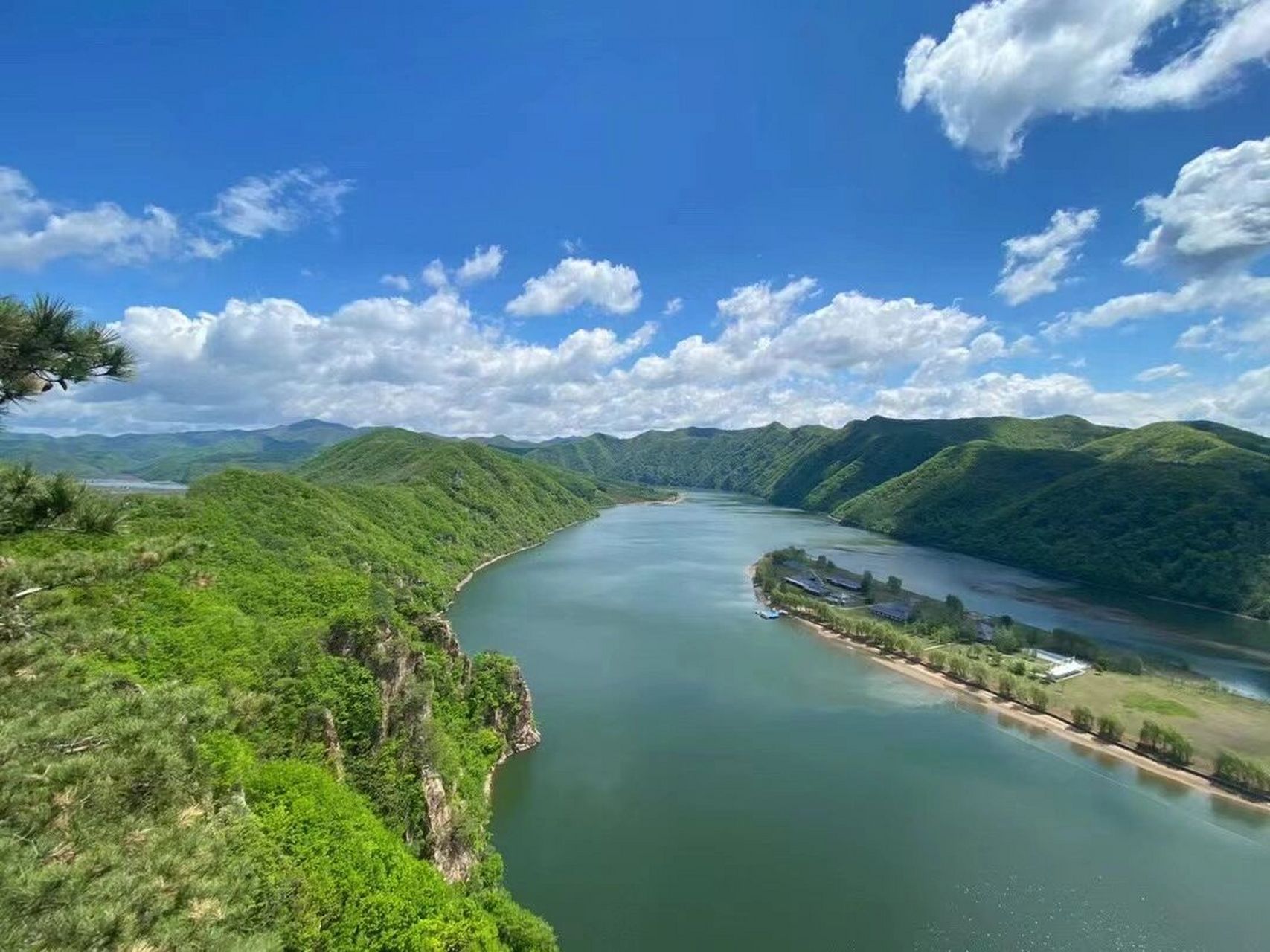 桓仁虎谷峡一日游 96桓仁虎谷峡一日游 9215每周六日发团及节假