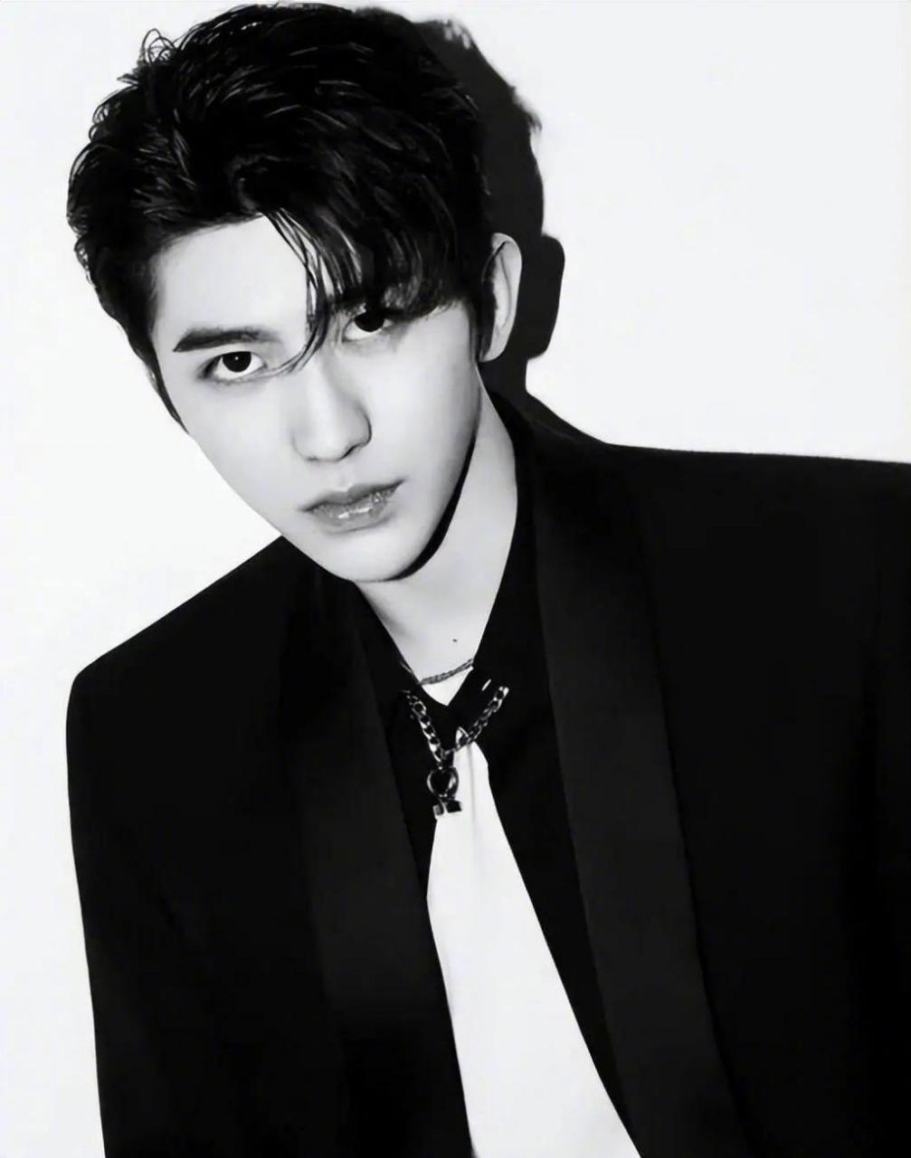 蔡徐坤工作室 回应 蔡徐坤的回应  :  大家好,我是蔡徐坤.