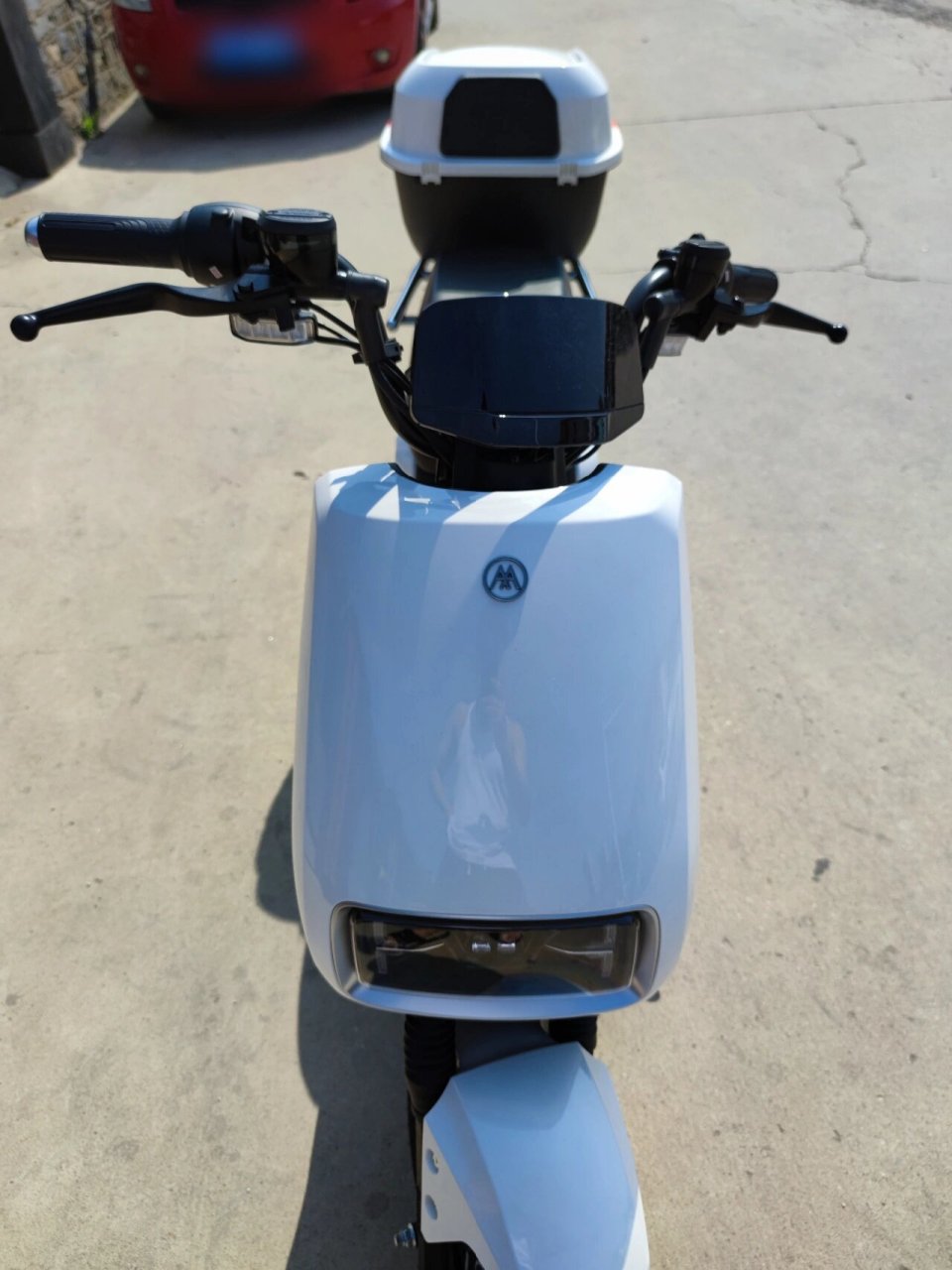 爱玛n155 骑了3天,感觉还可以,我觉得外观好漂亮,前后双碟刹,我装的