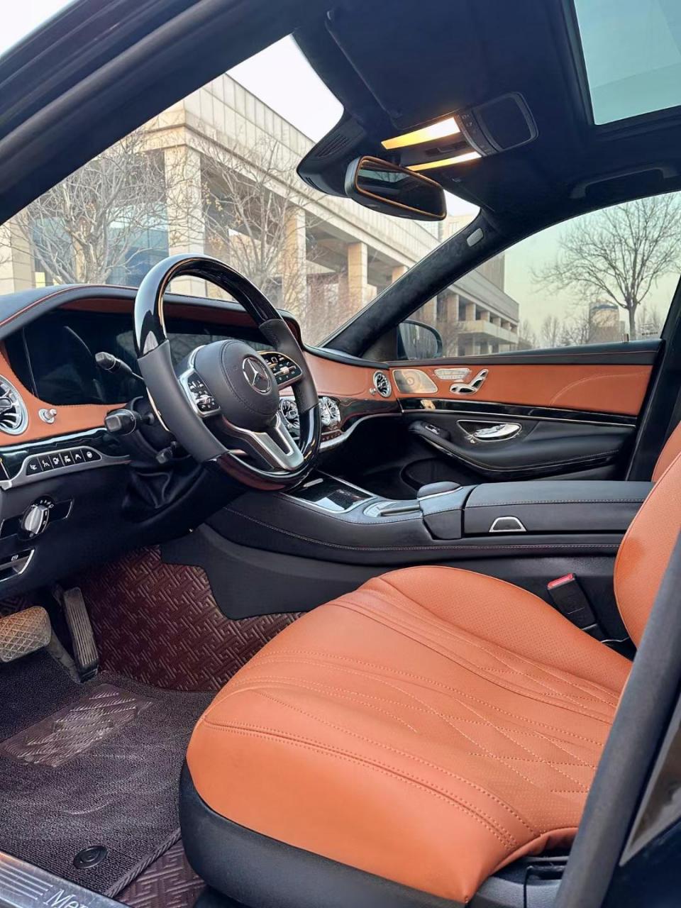 s350l 四驱内外11升级2020款奔驰迈巴赫s680l,经典黑色外观赭石棕内饰