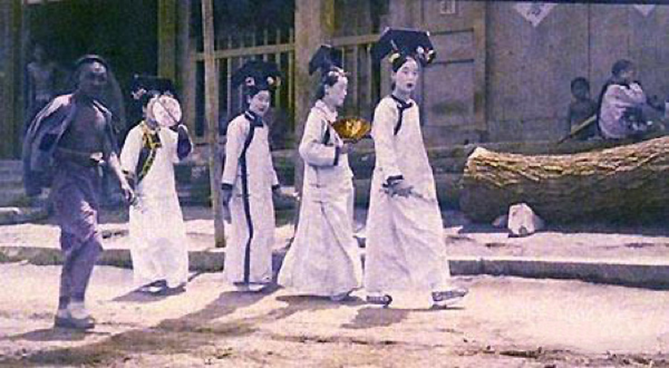 恐怖灵异篇6015 1992年故宫灵异事件 那天是个雷雨天,好多游客