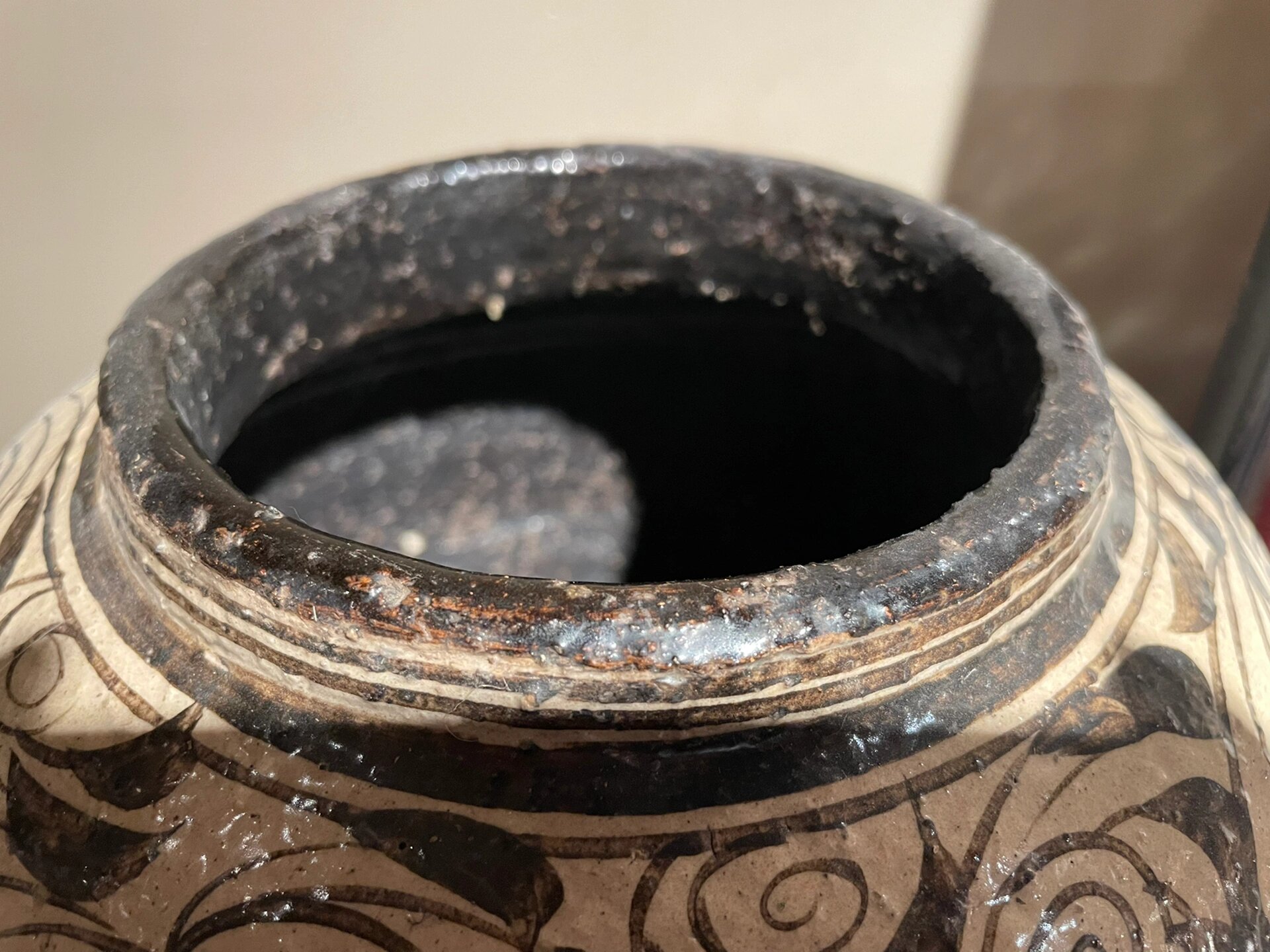 明代 磁州窑白地黑花罐