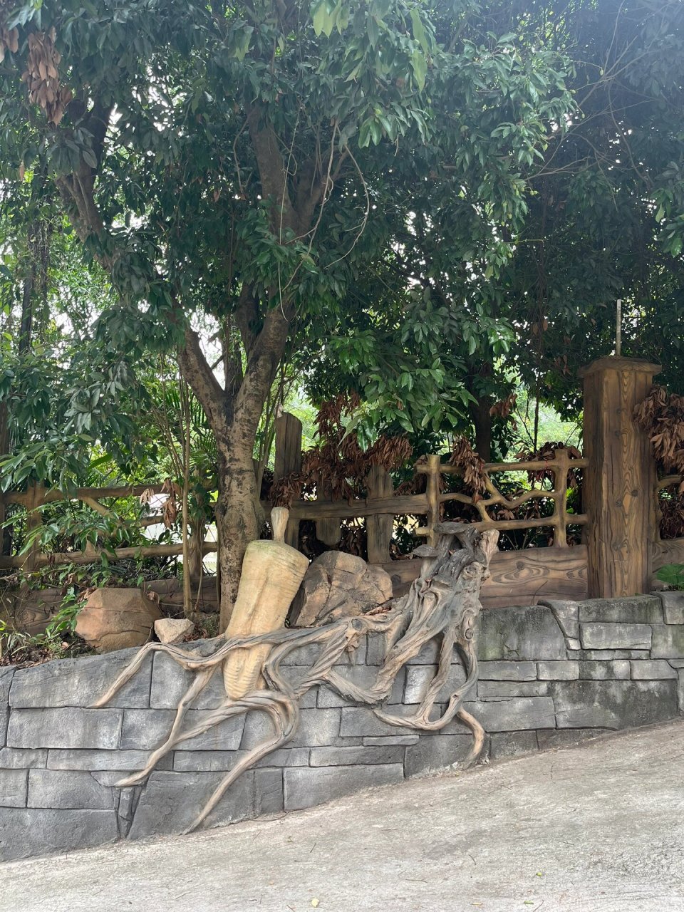 西丽山水农庄   靠近西丽动物园 招牌菜烤羊排,鸭嘴鱼一鱼两吃,窑鸡