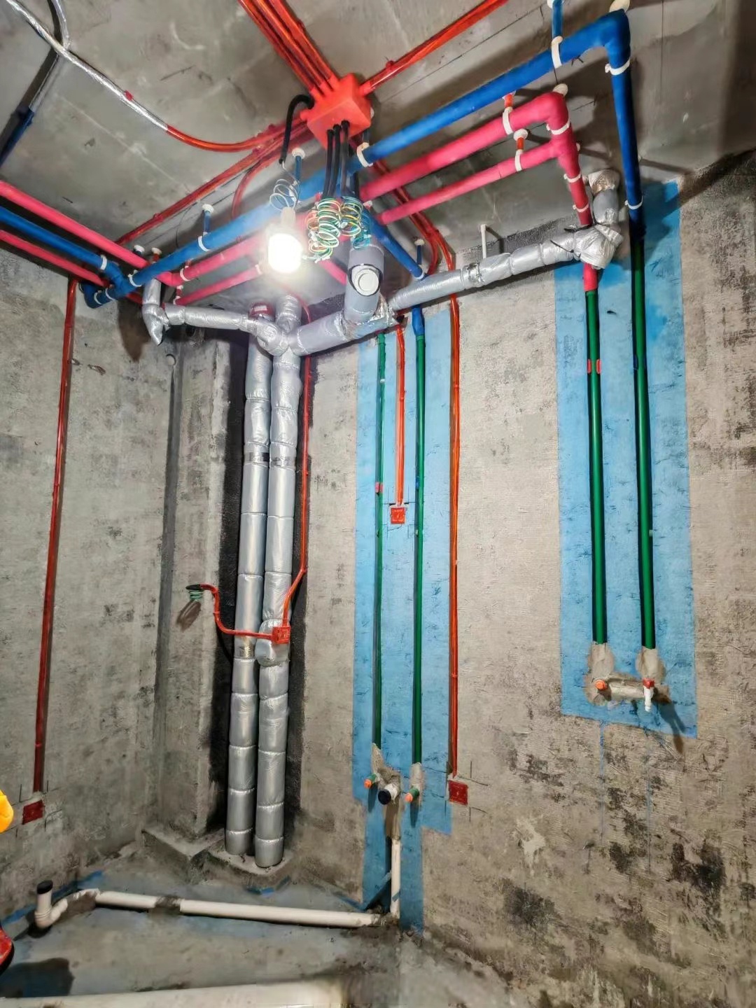 但我们始终坚持的是不因进度而妥协,不因繁琐而懈怠