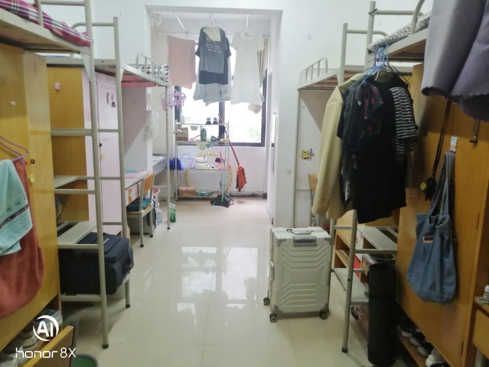 洛阳师范学院 桂园宿舍实拍图! 这是我们宿舍实拍图!