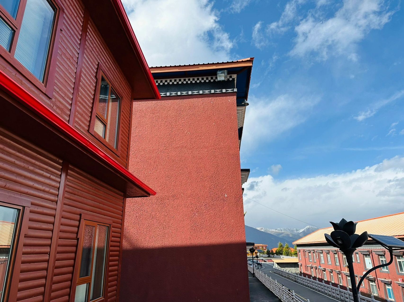 本来计划的四月西藏之路去不了,那就走走小西藏之称的马尔康昌列寺吧