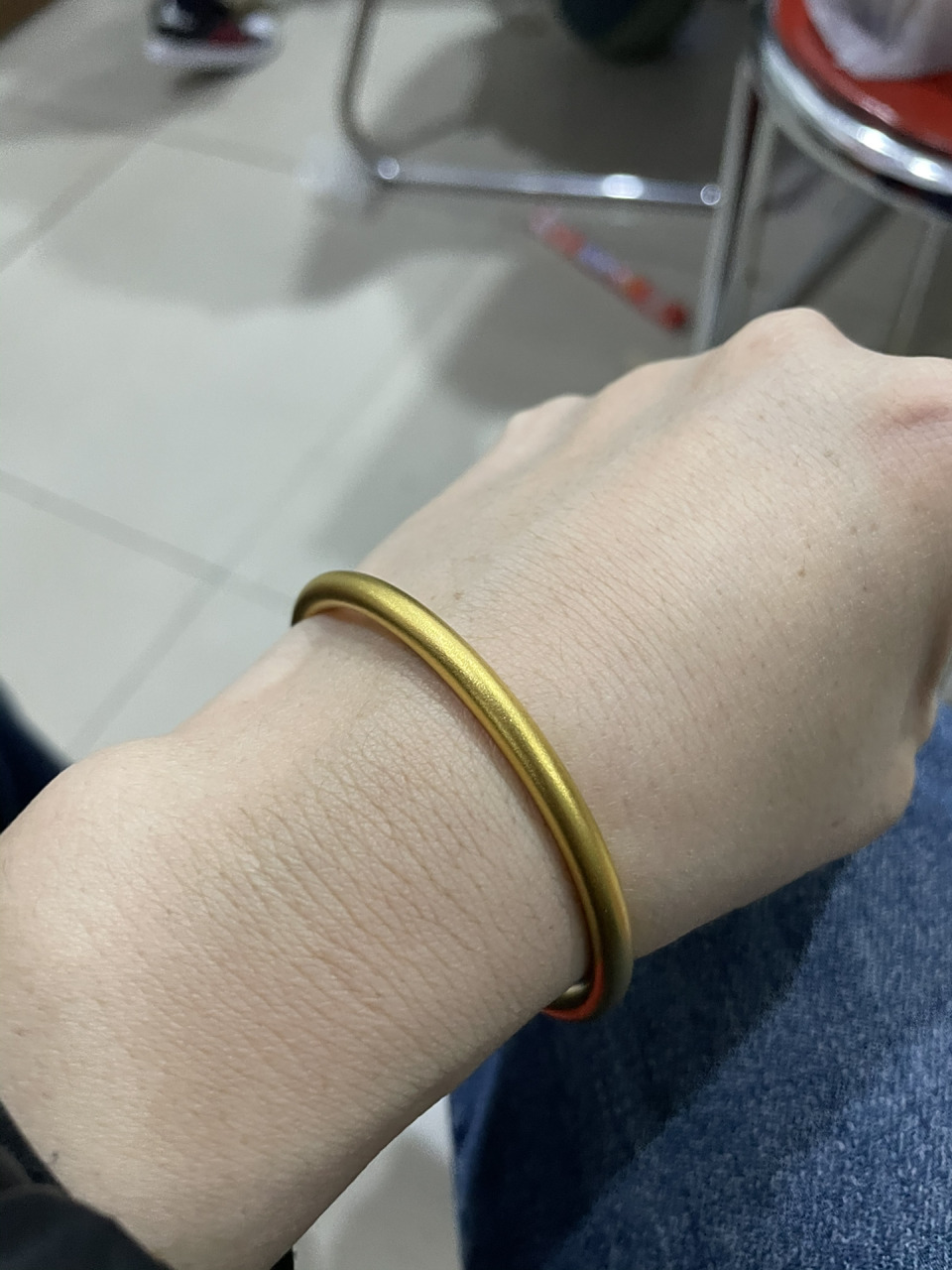 古法金手镯实心50g 53圈口 大小很舒服,还以为50g很大,没想到不怎么大