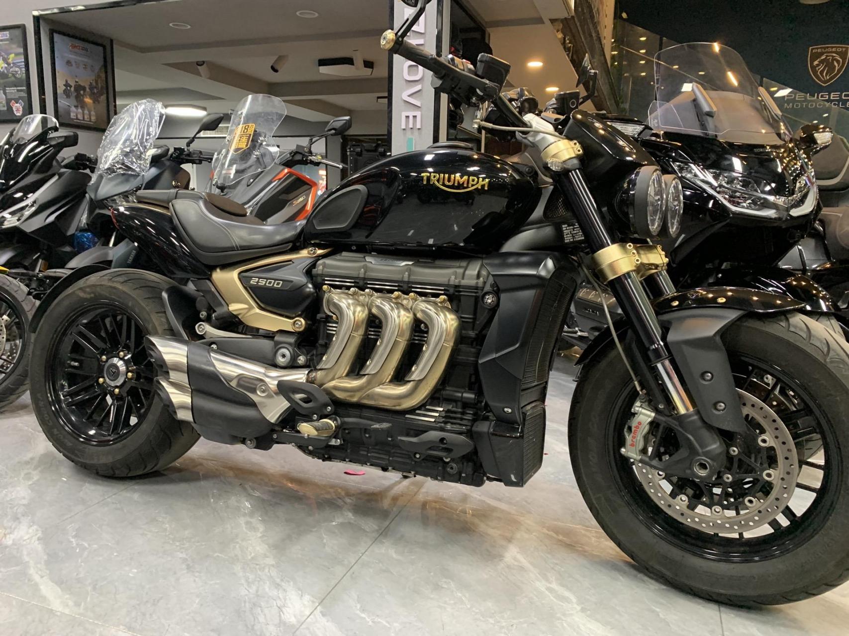 凯旋火箭,22年,2500cc排量