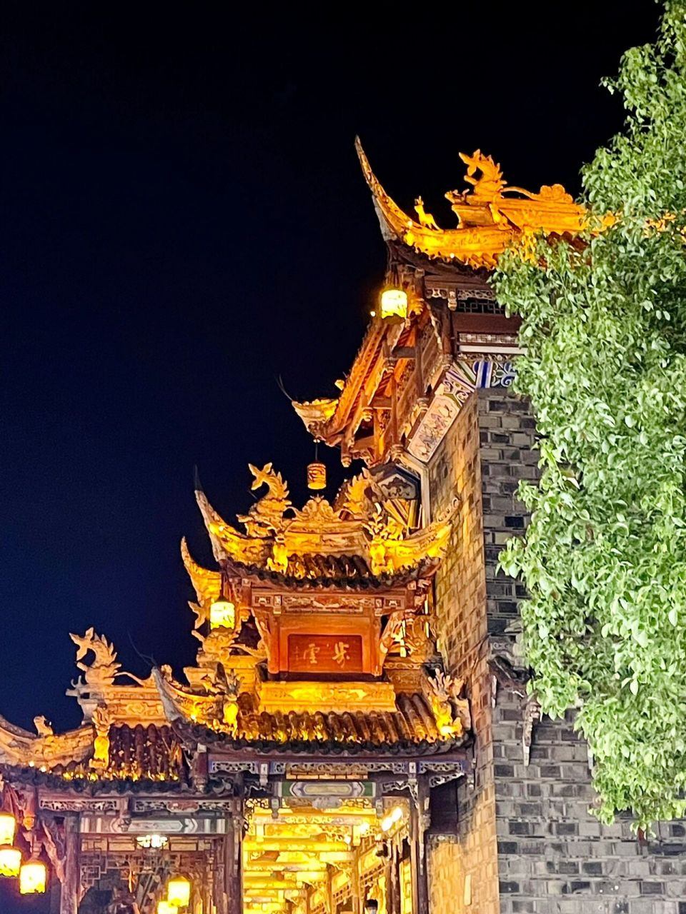 廊式古桥——南桥 一直都是白天去南桥爬山逛古镇 前几天第一次矣游