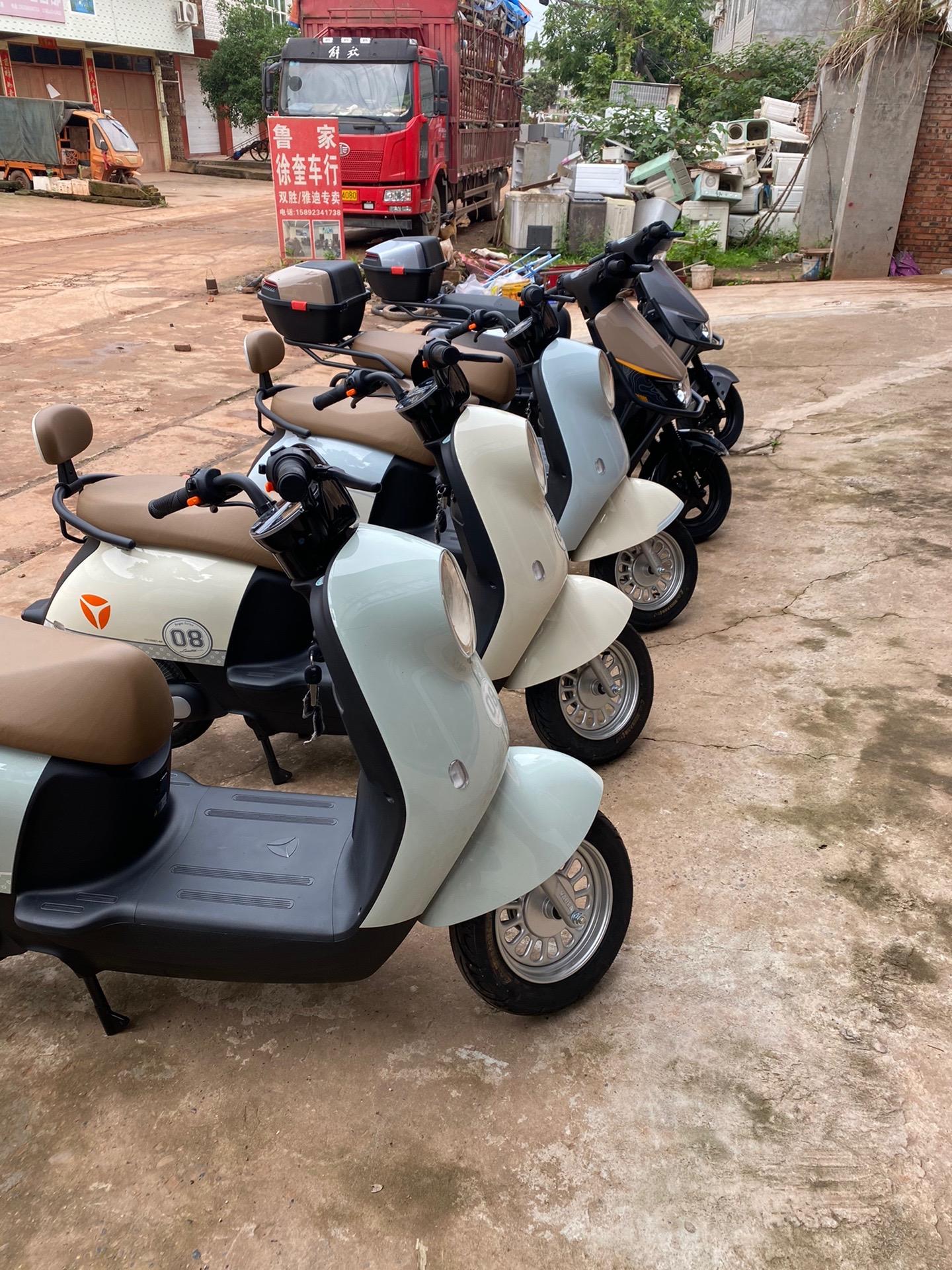 母亲节送什么最好, 当然是给妈妈选个出行方便的雅迪电动车