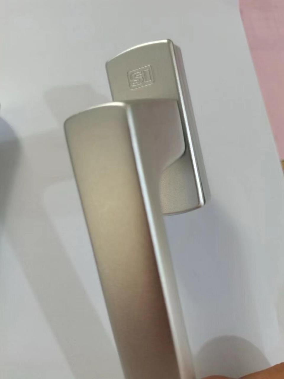德国丝吉利娅原厂执手更新两款:增加一款隐藏式安装无基座执手,更加