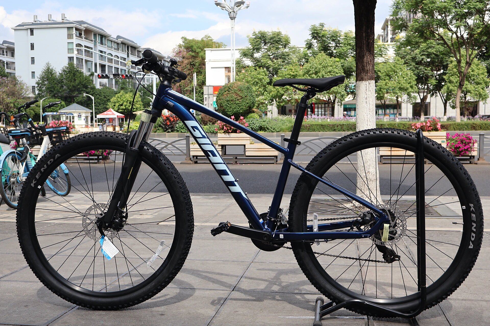 捷安特 talon 29 5 金属海军蓝～   	 高性价比29寸山地车～ 	 彦豪线