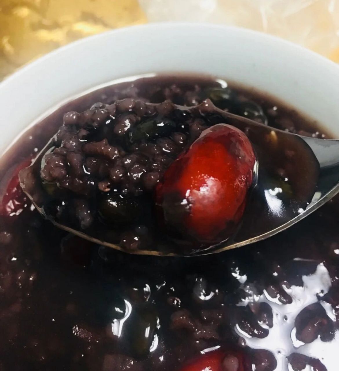 红枣黑米粥,美容养颜,女人最爱 [赞同][赞同]食材95 黑米100g,红枣