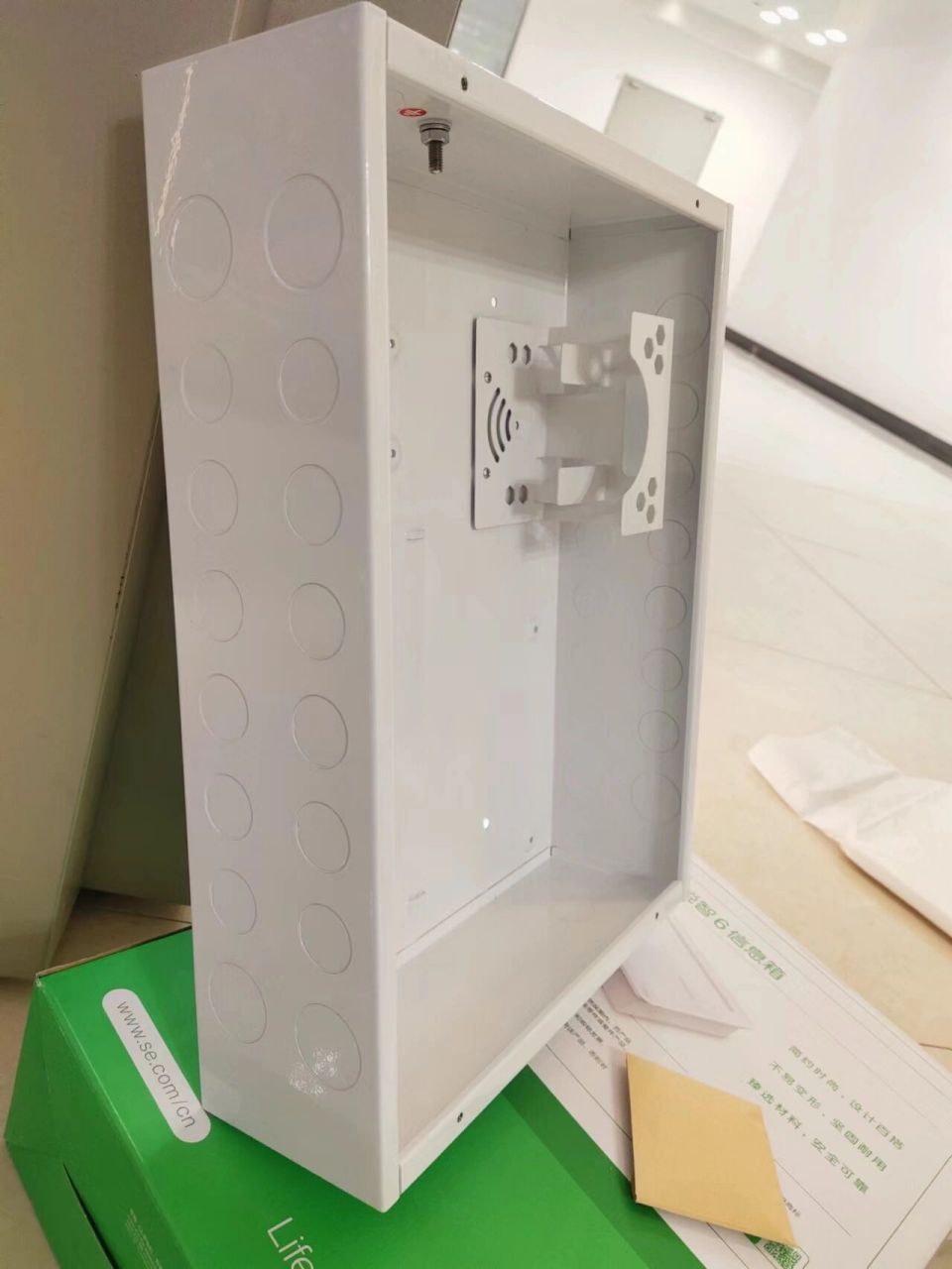 施耐德新款弱电箱尺寸300×400促销 施耐德新款弱电箱上市,粉丝价139