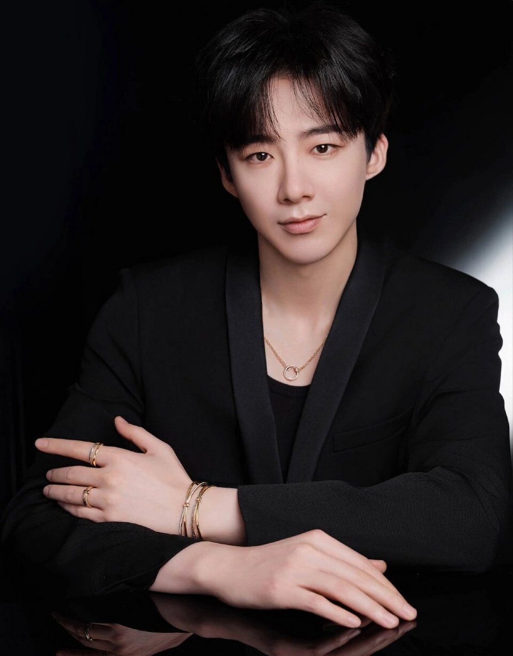 刘宇宁跟我的身高差 刘宇宁高我半个头 顺便介绍刘宇宁的新款项链 源