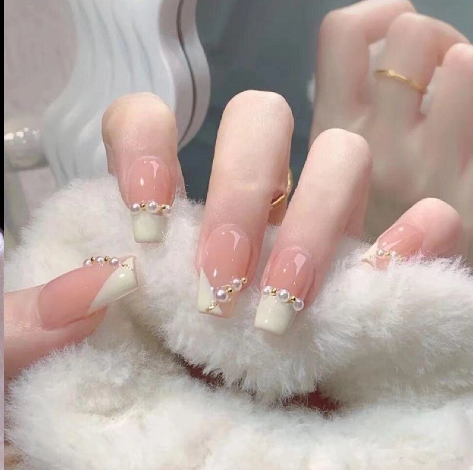 超耐看的白色系美甲