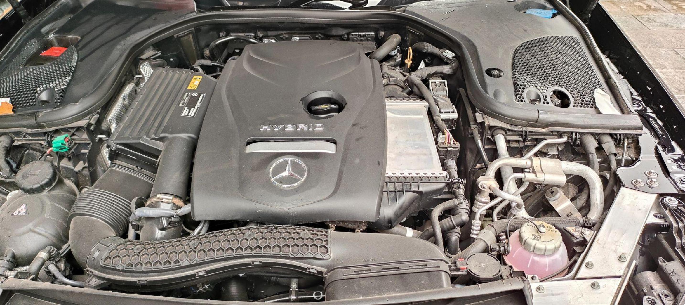 奔驰e350el充完电或者停放偶发性点火没反应  不要着急 关闭电源锁车