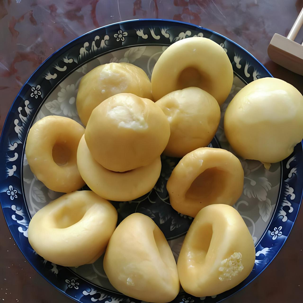 窝窝头图片 🥠窝窝头来啦~  😃它是一种粗粮面食.