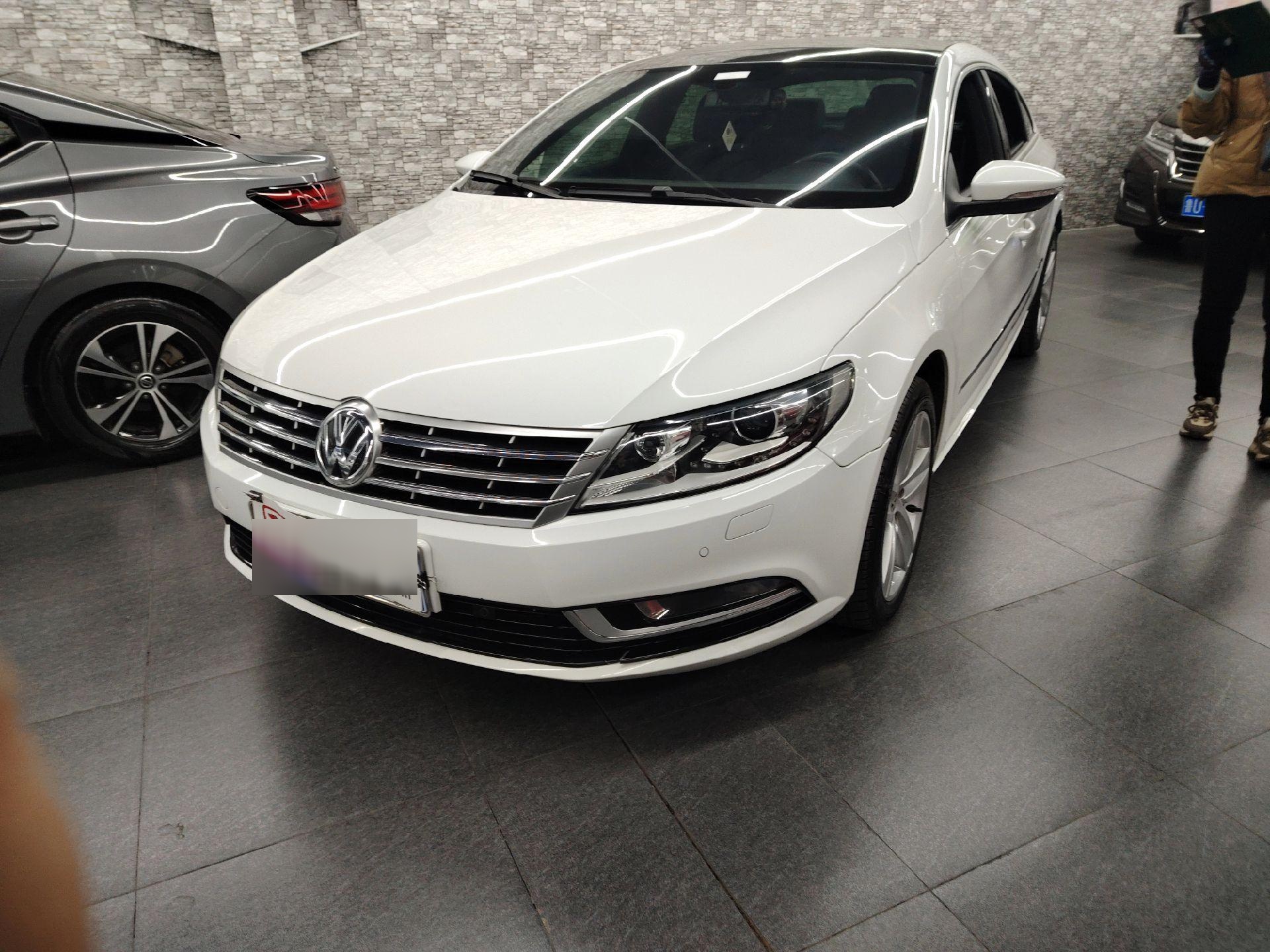 2014年大众cc后雾灯亮起图片大众cc事故照片高清图晚上大众cc14图片