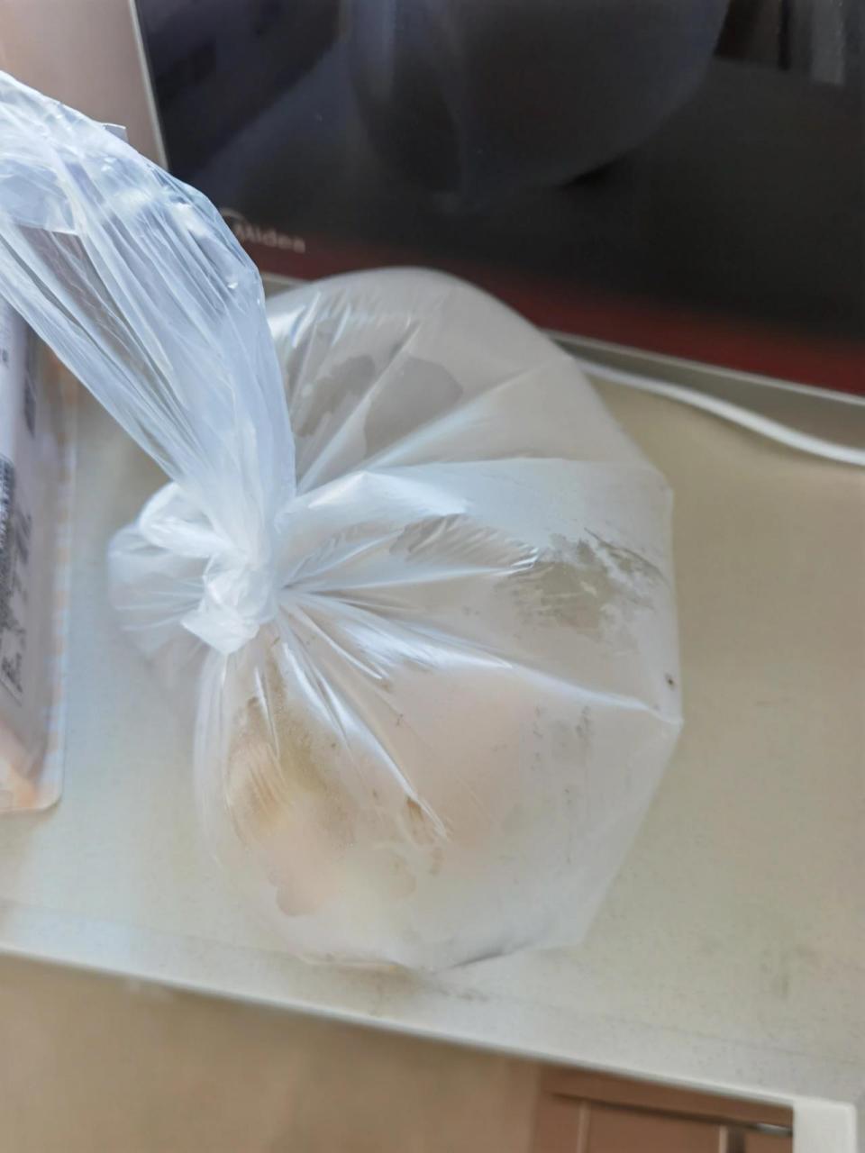 微波炉可以加热塑料袋吗 额又犯懒没拿盘子用了塑料袋