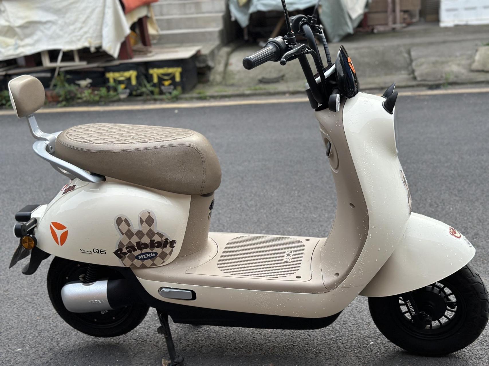 雅迪冠能q6 支持nfc启动 里程3000公里 60v20ah 续航55公里 带牌可