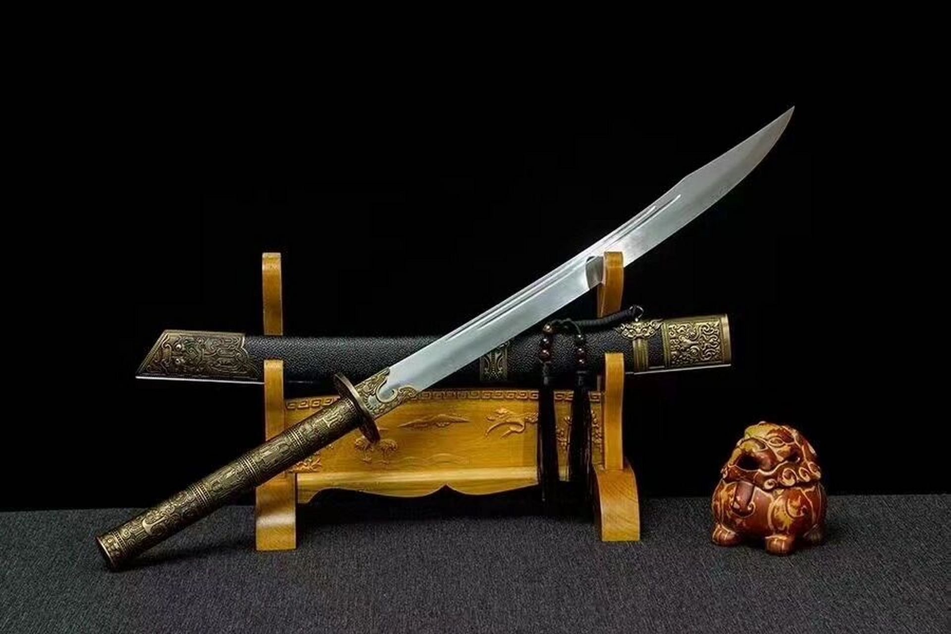 龙泉宝剑 高性能锰钢 狂饕战刀送普通锦盒 工艺:传承龙泉传统铸剑工艺