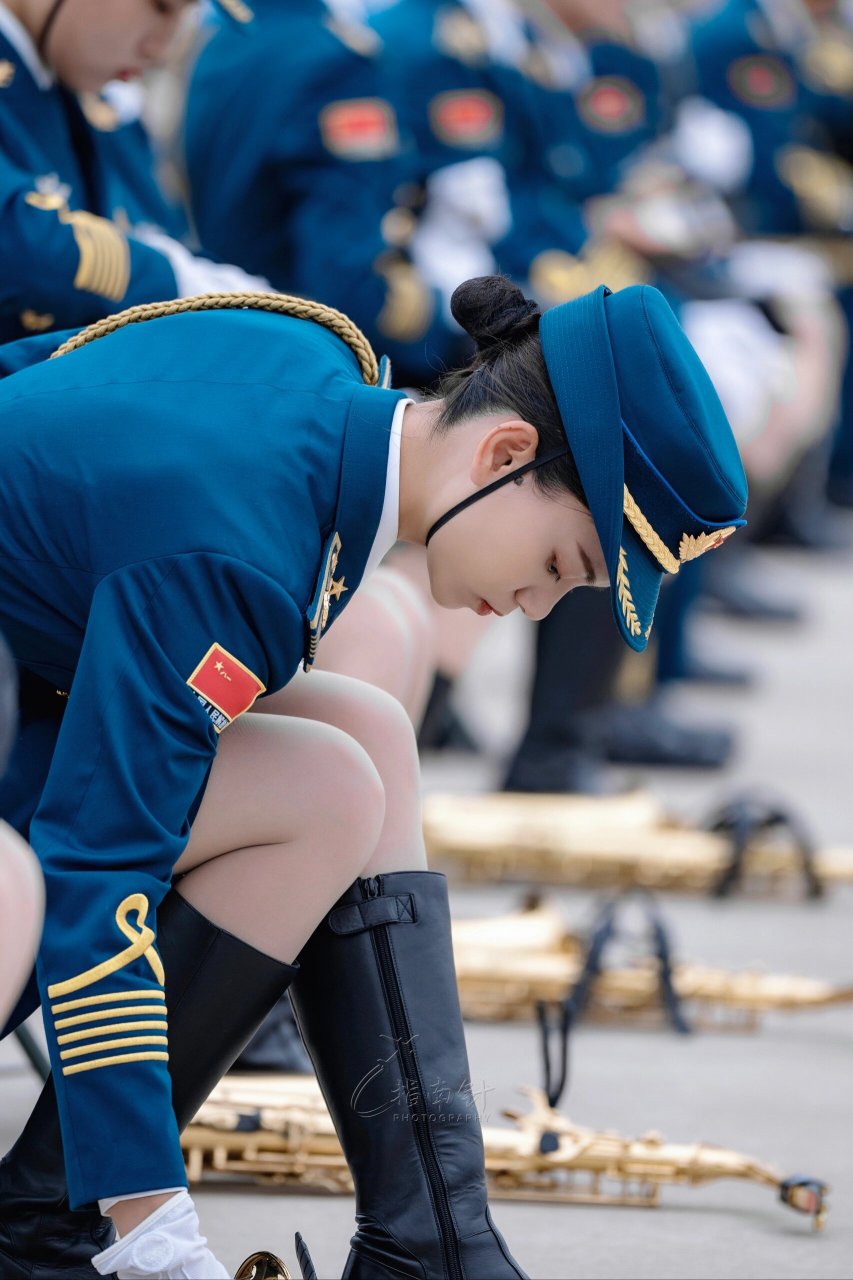 空军军乐团飒爽女兵  空军军乐团,铿锵玫瑰,英姿飒爽!