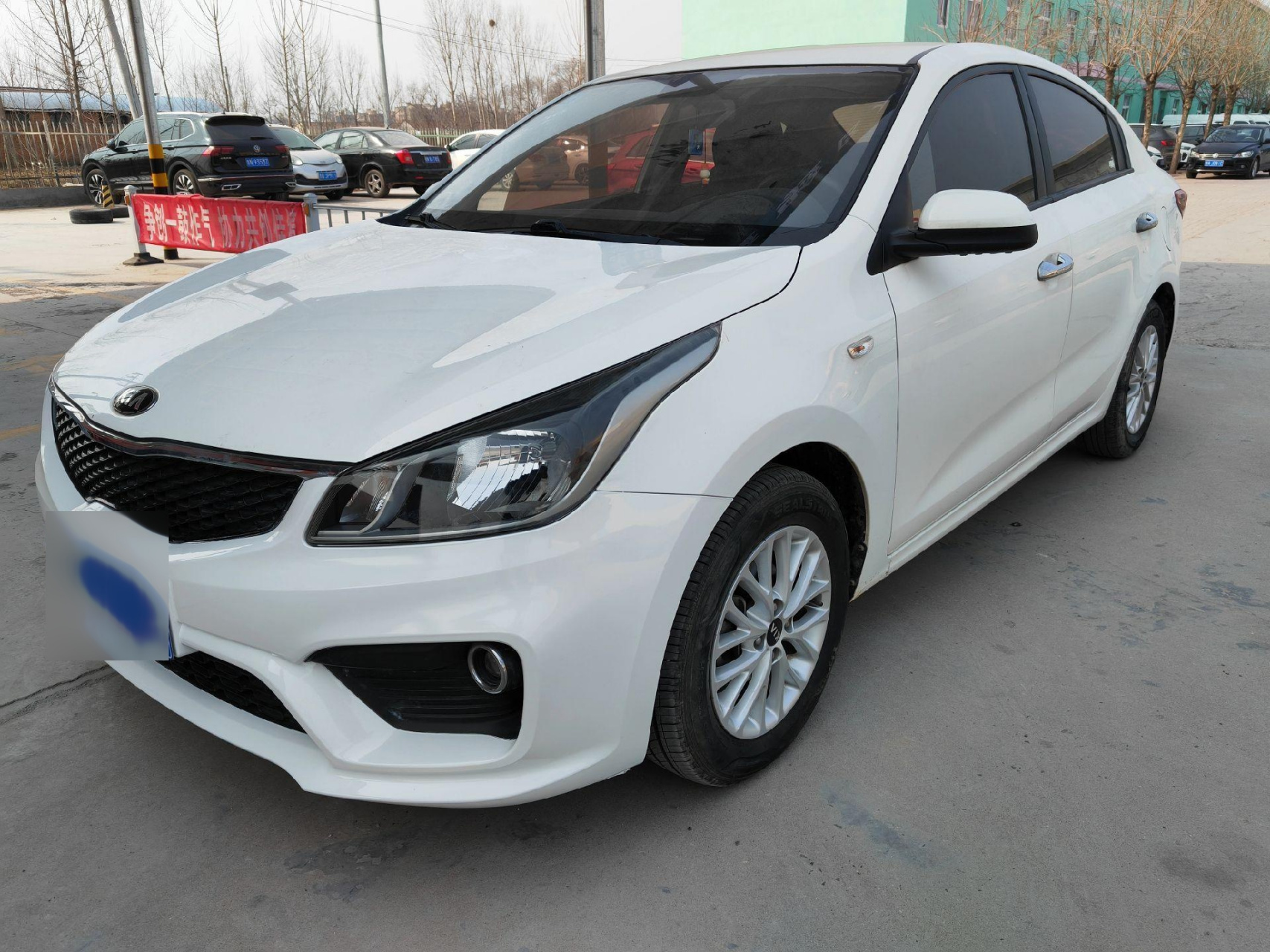 起亚k2.2017年挂牌  手动挡  新款  五万多公里