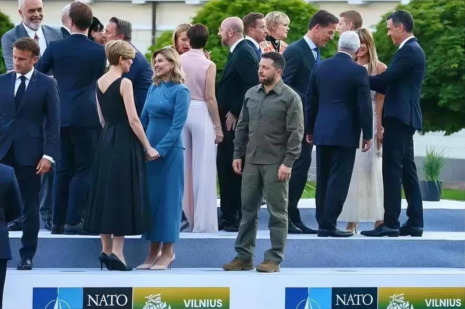 世界上被孤立的人.可怜啧啧,可怜楚楚.