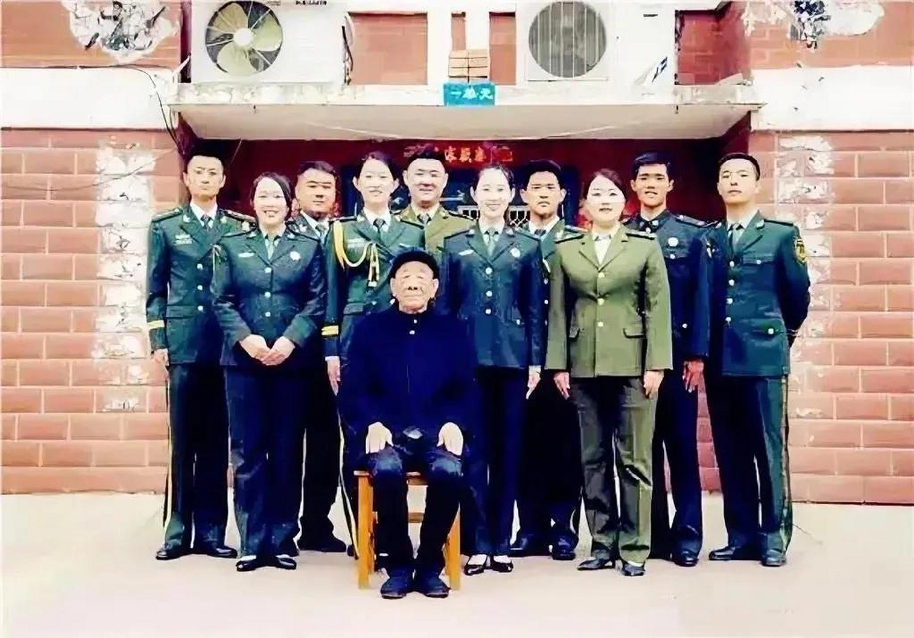 这是传说中的军人世家!