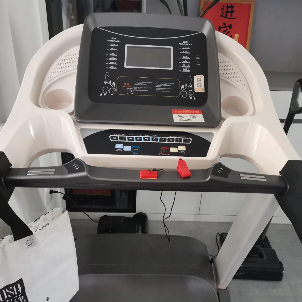 亿健跑步机,三千多买的,一直闲置,九成新,九百出,同城自提有人要了