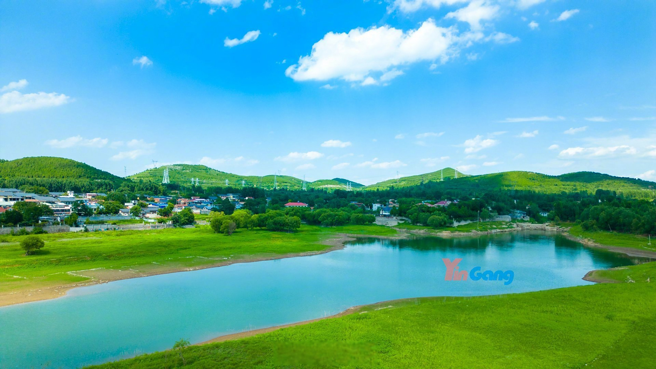 沿着黄河遇见海# 夏天的济南狼猫山水库,有木有一种大草原的感觉?