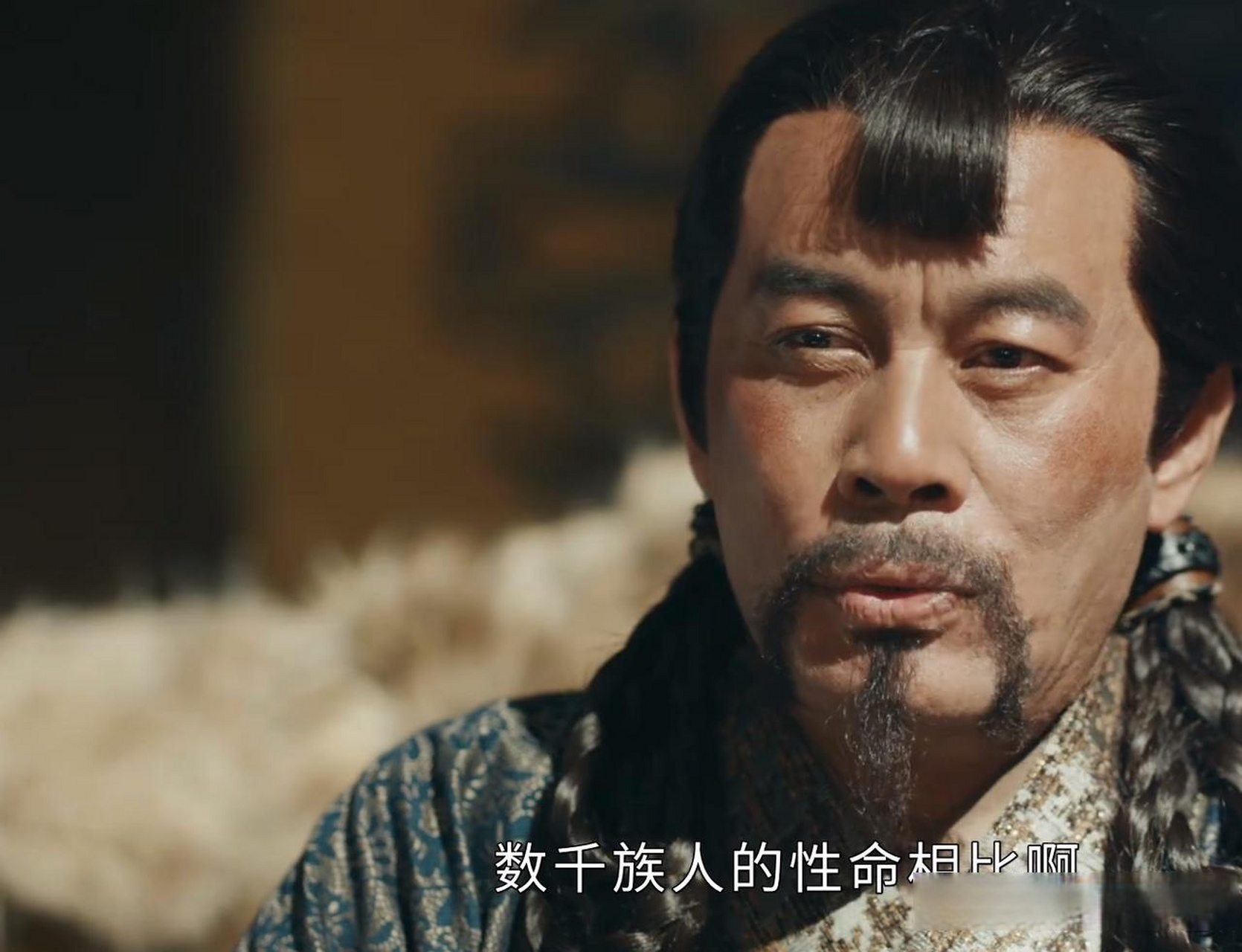 《山河月明》中的王保保,由老戏骨张光北饰演 这发型确实有点独特,这