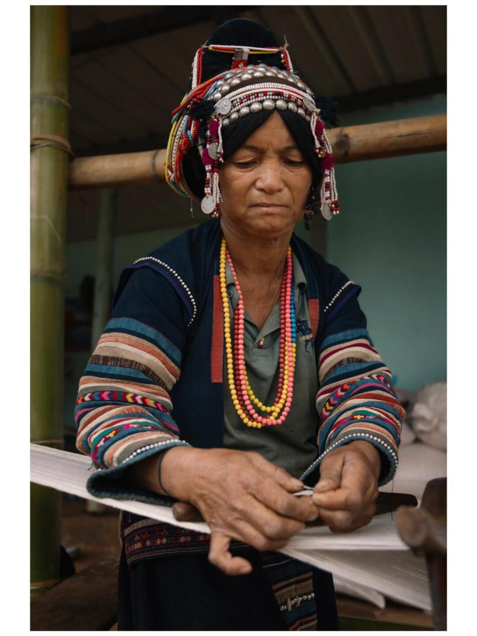 阿卡 人是哈尼族的一个支系,称爱尼人,自称阿卡,阿卡人是个跨境民族