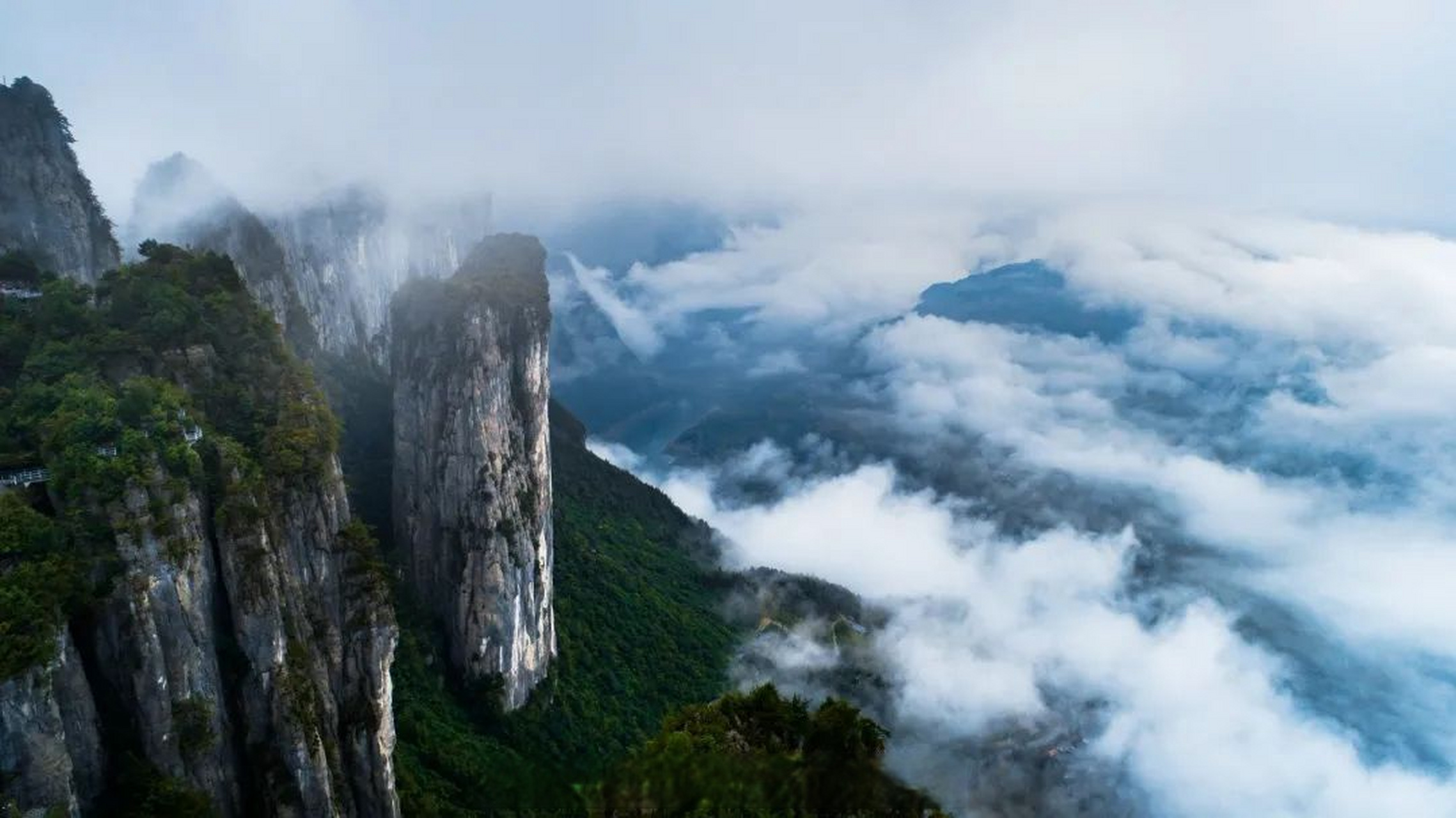 山河湖海日月星辰图片