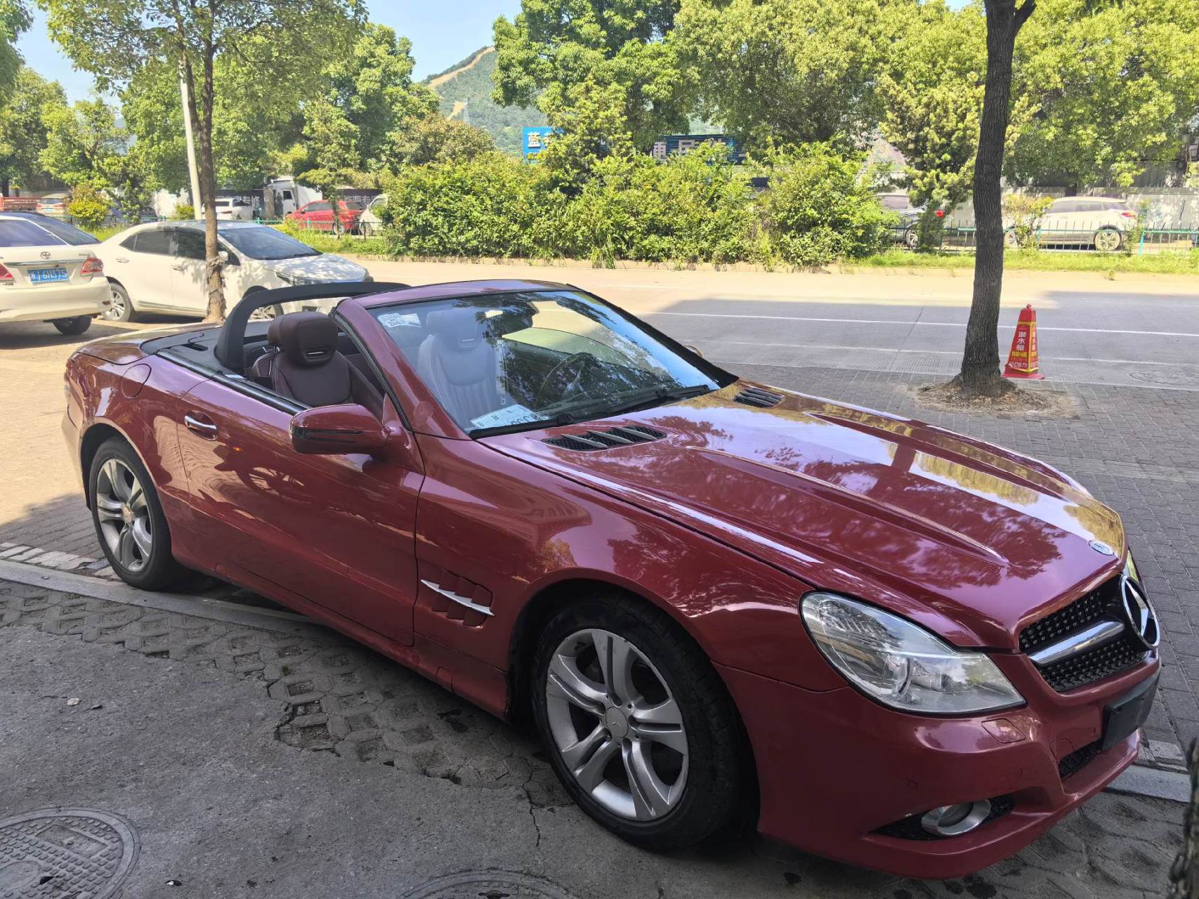 稀有车型 极具收藏价值奔驰sl350敞篷跑车 红机头316匹马力高功率Ⅴ6