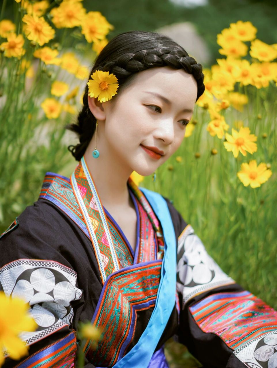 23布依族|贵州安顺市镇宁县布依第三土语支 92布依族简介: 布依族