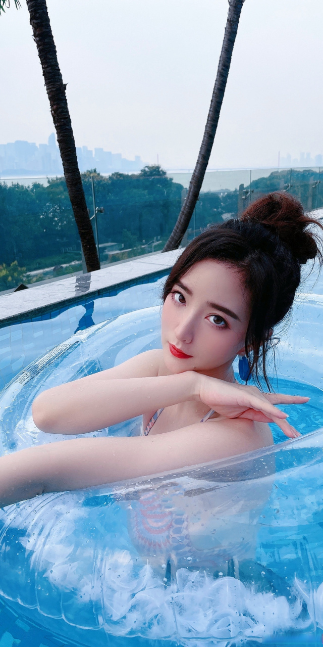 郭珺小仙儿泳衣写真壁纸