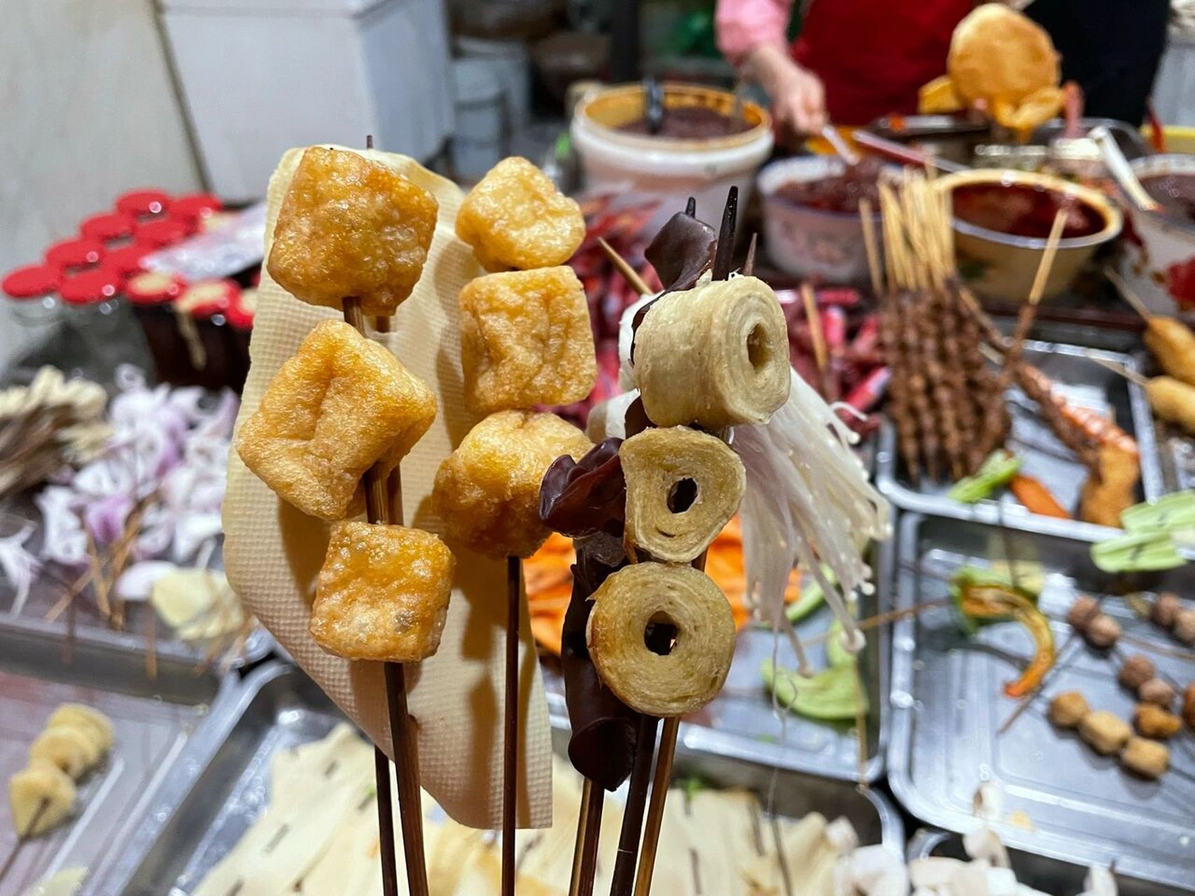 长葛探店86615|从小吃到大的大圆饼夹串串香 今天推荐的美食是:大