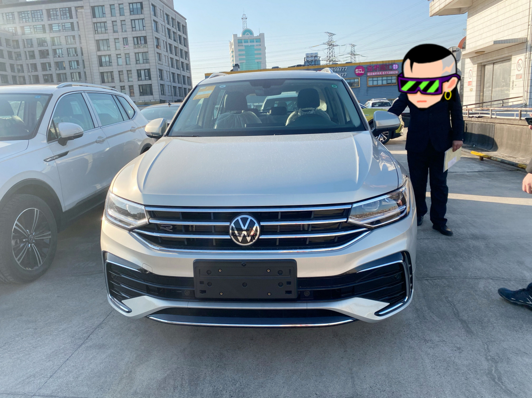 定车啦:2022新途观l越享版r-line冰岛银 2020年4月第一次拍牌 2021年