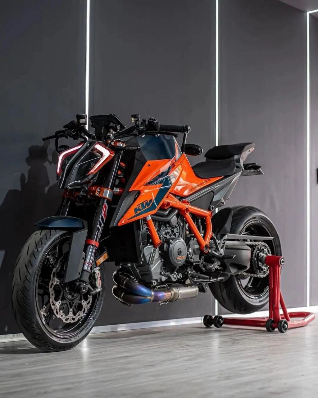 ktm1290 年年遇人,人遇去去,遇遇至散散.