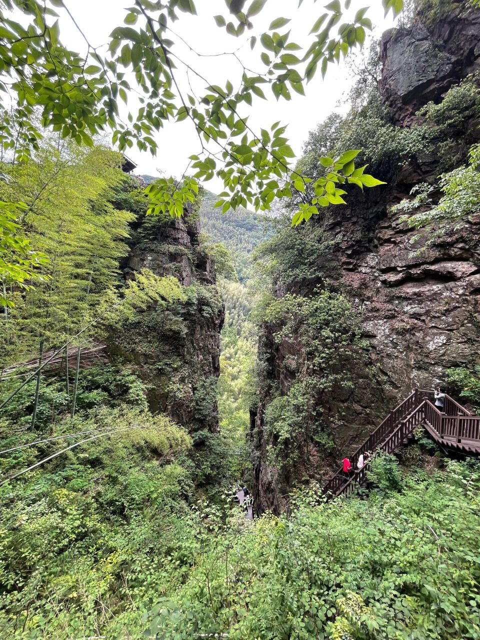 宜兴一线天景区 基本上还在修筑 我们跟着导航开车去的,会经过南山