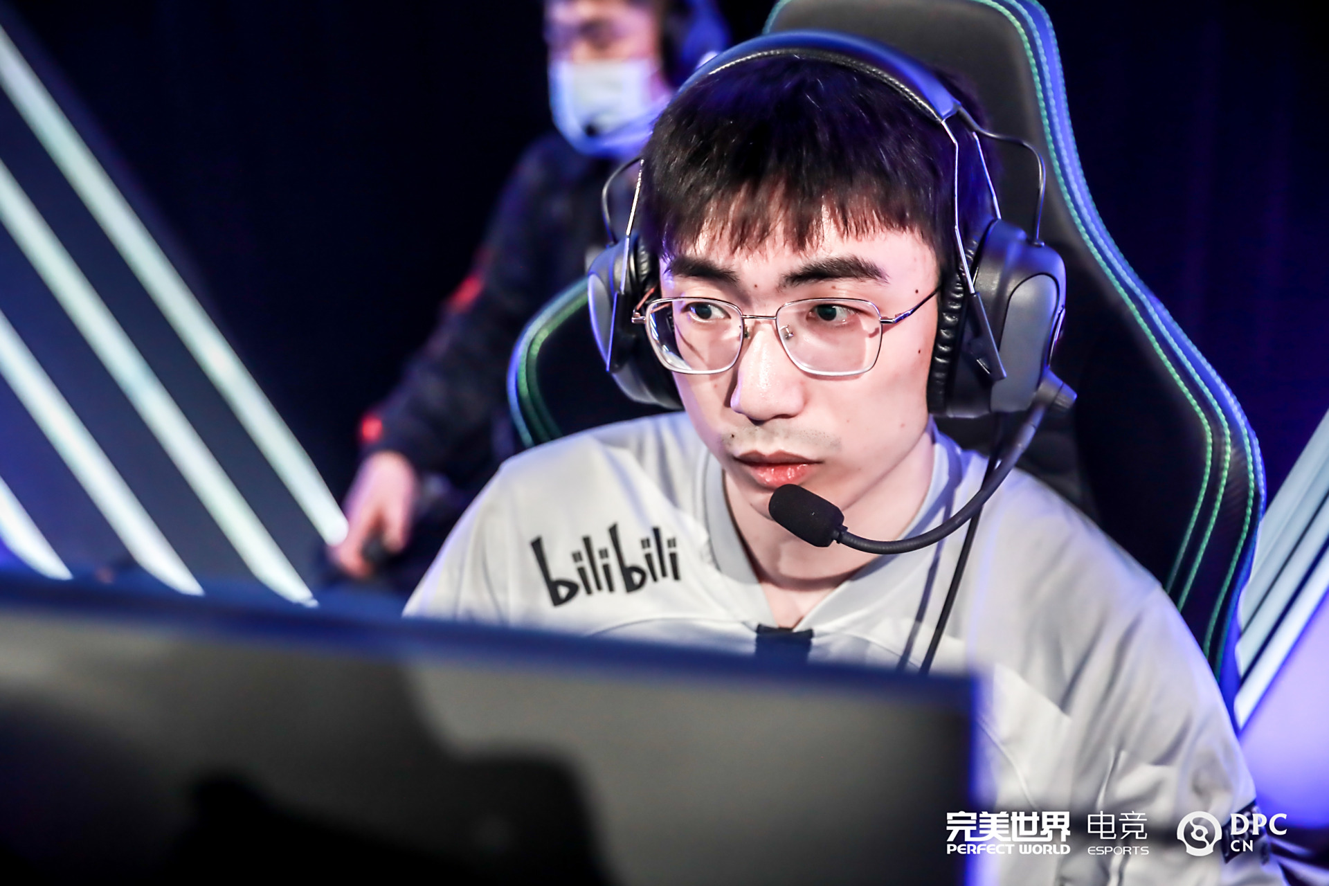 关于《DOTA2》PSG.LGD重组，Maybe退役，新中单是谁？的信息