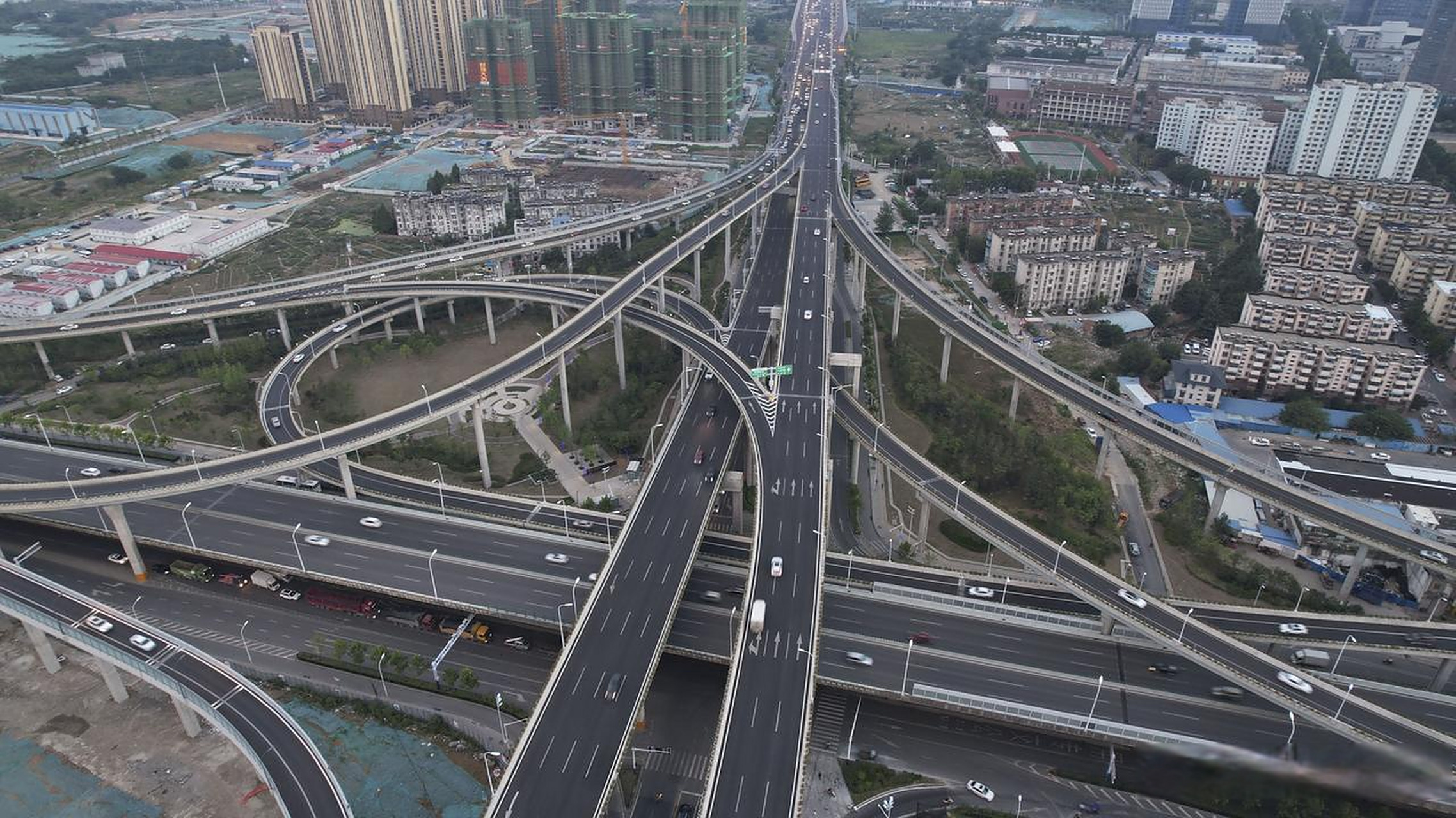 2022年6月25日,傍晚,大疆无人机航拍合肥郎溪路高架桥,城市快速路